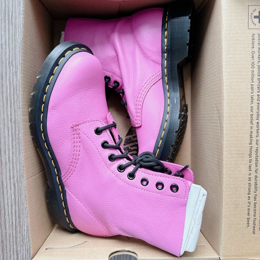 Dr. Martens 1460 Size 8 Pink Pascal Virginia Leather Boots women’s shoes - Picture 6 of 15
